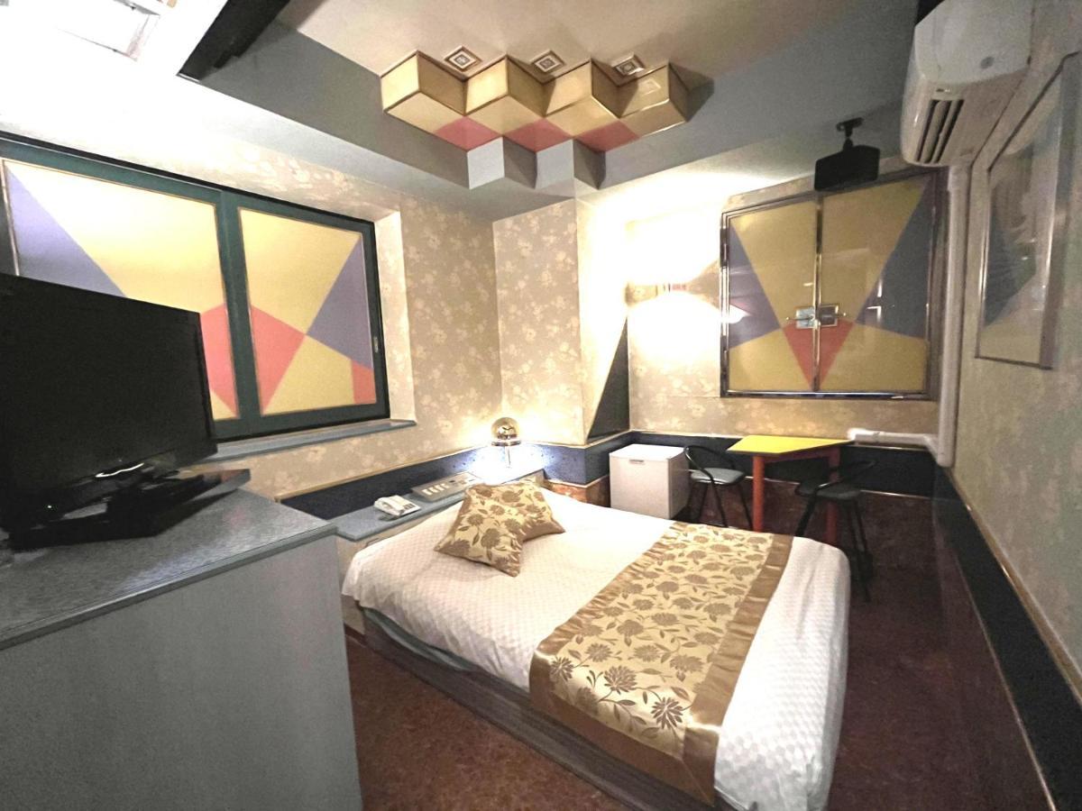 Hotel Crystal 大人専用 Токіо Екстер'єр фото