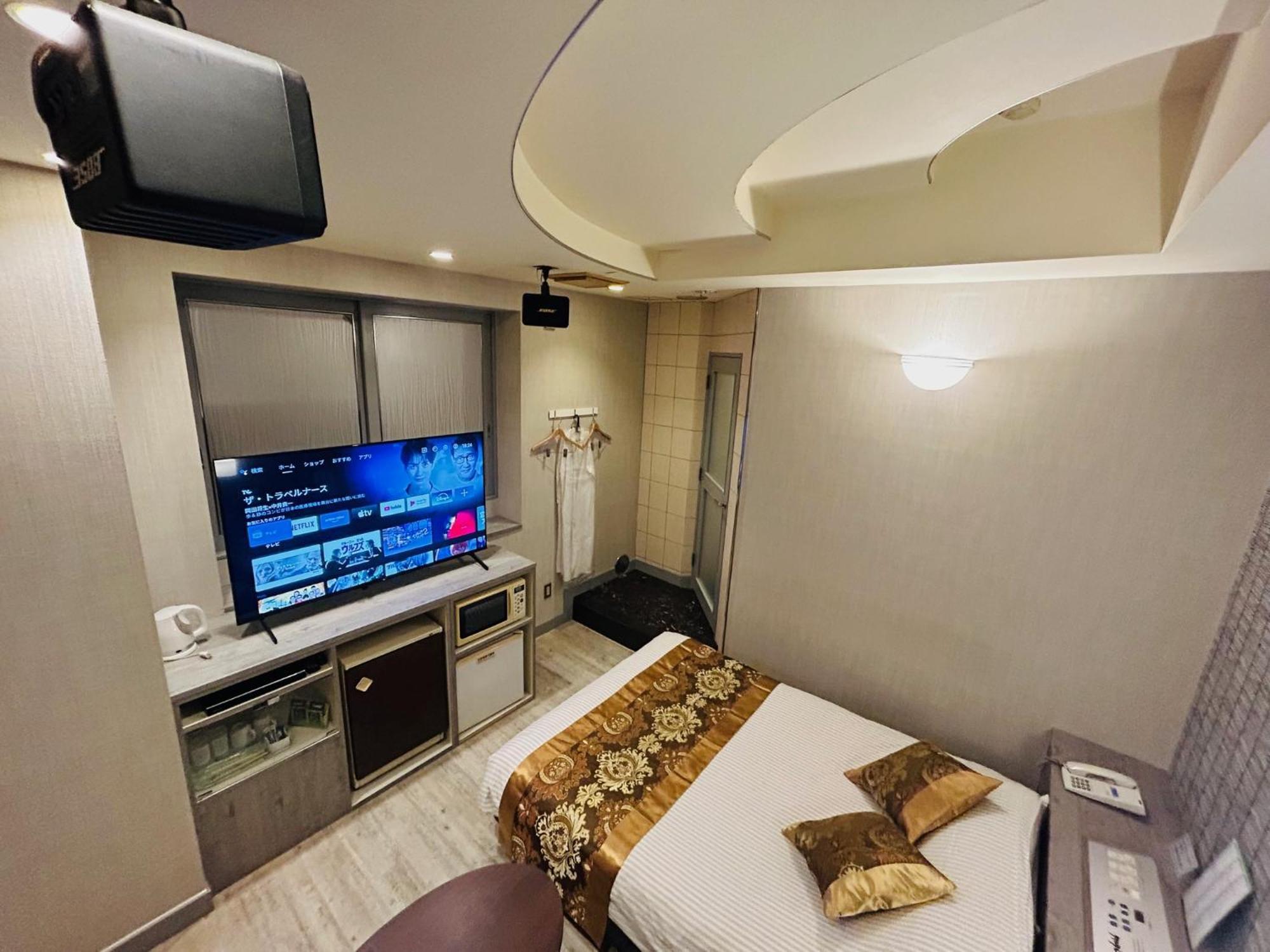 Hotel Crystal 大人専用 Токіо Екстер'єр фото