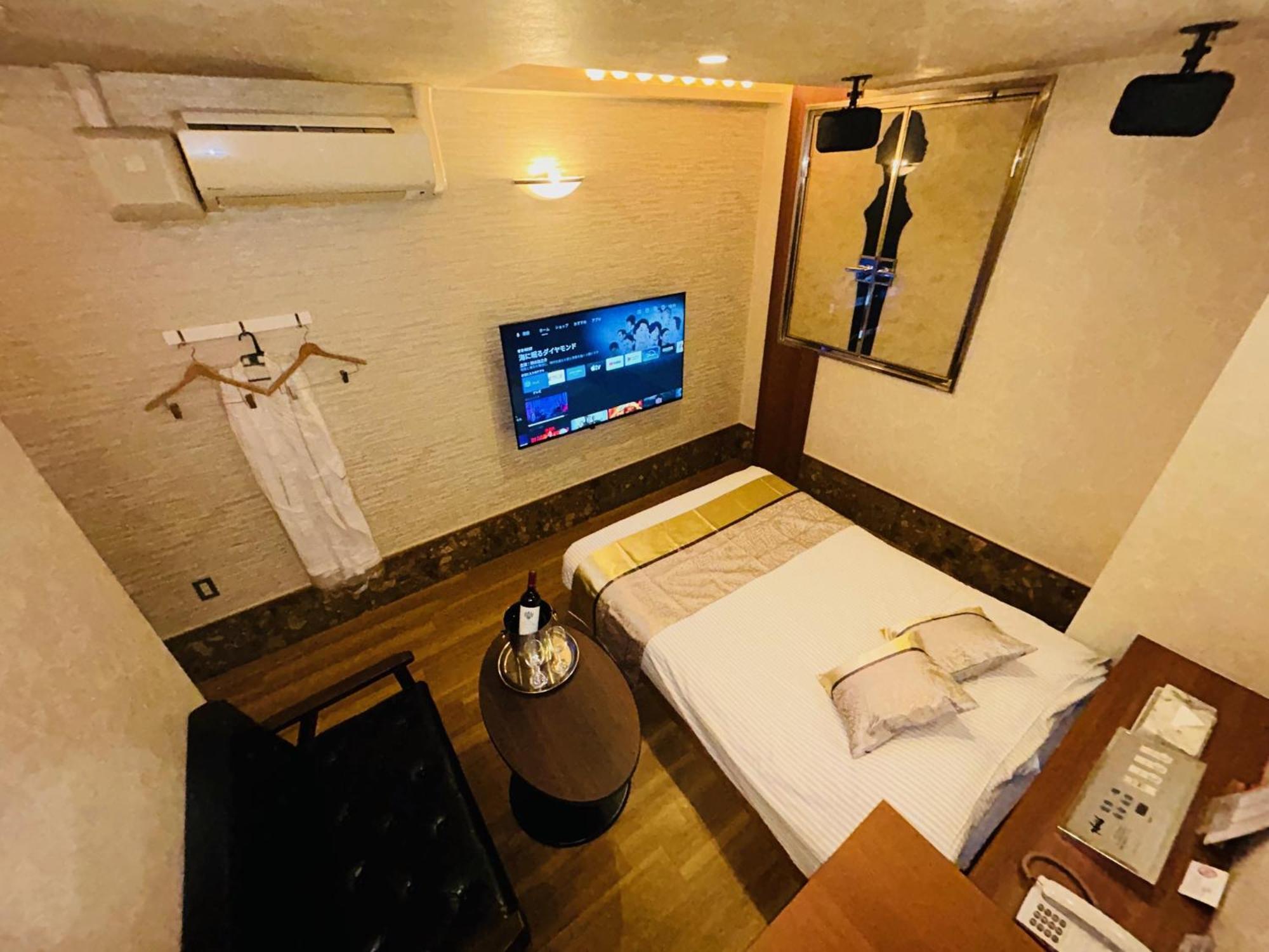 Hotel Crystal 大人専用 Токіо Екстер'єр фото