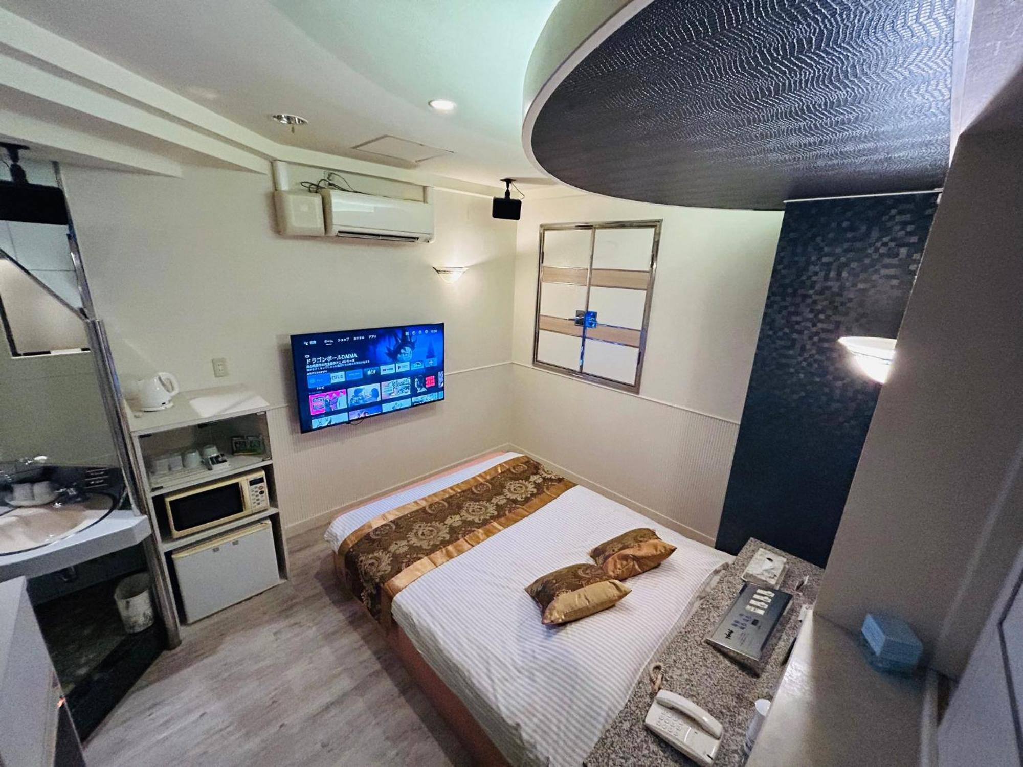 Hotel Crystal 大人専用 Токіо Екстер'єр фото