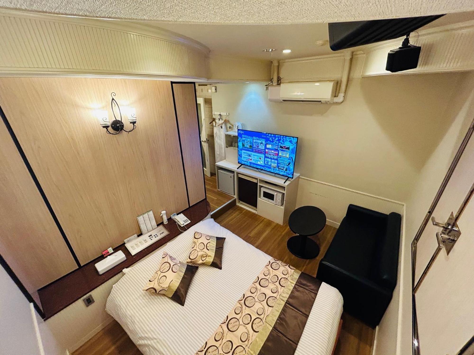 Hotel Crystal 大人専用 Токіо Екстер'єр фото